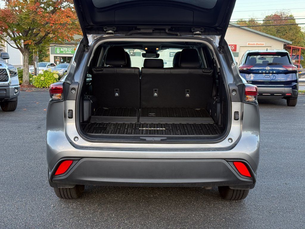 Certified 2026 Toyota Highlander XLE AWD/4WD image 5