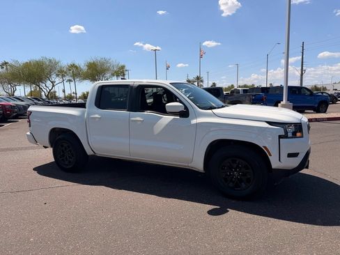 Certified 2024 Nissan Frontier SV RWD image 7