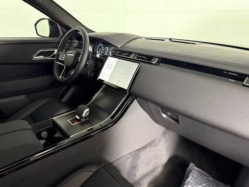 Certified 2026 Land Rover Range Rover Velar Dynamic SE image 30
