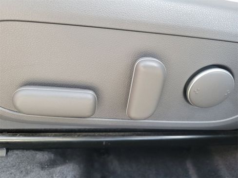 Used 2025 Hyundai Kona SEL image 17