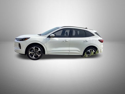 Used 2023 Ford Escape ST-Line Elite w/ Premium Technology Package AWD/4WD image 2
