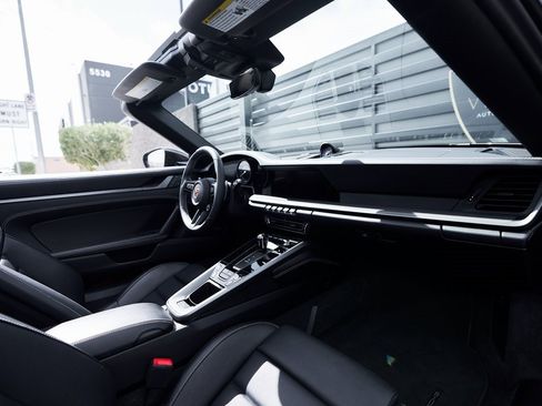 Used 2024 Porsche 911 Targa 4S w/ Premium Package image 34