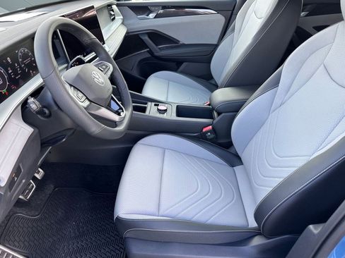 New 2026 Volkswagen Tiguan SE R-Line image 4