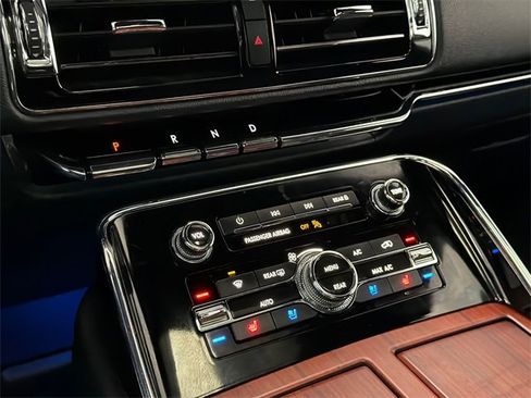 Used 2024 Lincoln Navigator Reserve w/ Monochromatic Package image 33