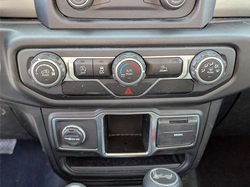 Used 2021 Jeep Wrangler Sport image 21