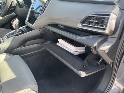Used 2025 Subaru Outback Onyx Edition AWD/4WD image 52