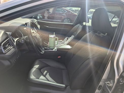 Used 2019 Toyota Camry SE image 9