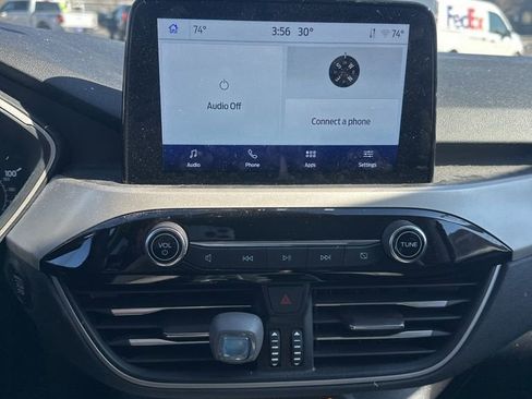 Used 2022 Ford Escape SE w/ SE Sport Appearance Package image 13