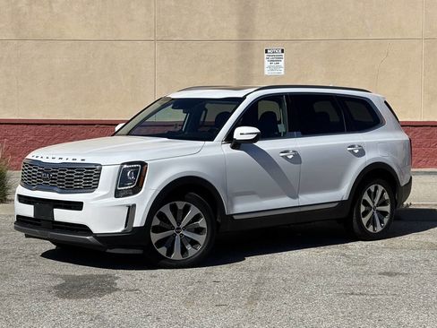 Used 2020 Kia Telluride S w/ S 8 Passenger Seating Package image 3