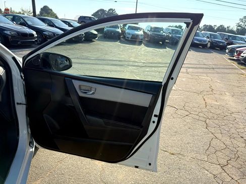 Used 2019 Toyota Corolla LE FWD image 39