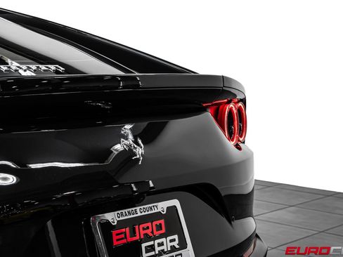 Used 2020 Ferrari 812 Superfast RWD image 22