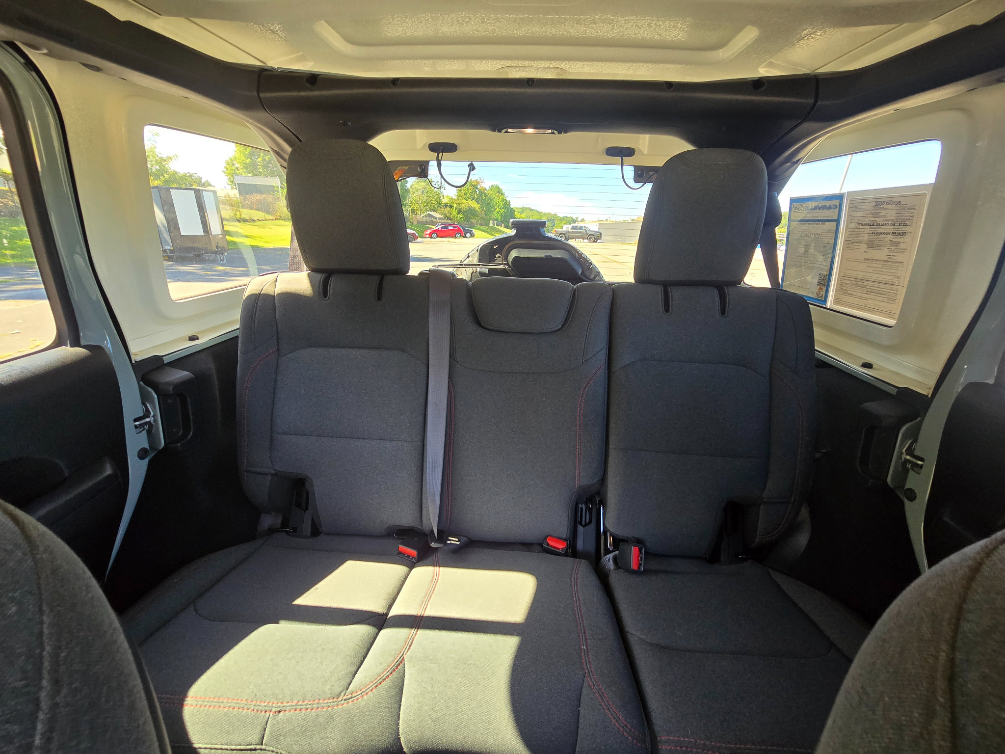 Used 2024 Jeep Wrangler Unlimited Rubicon w/ Convenience Group AWD/4WD image 13