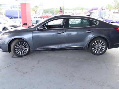 Used 2017 Kia Cadenza Technology FWD image 8