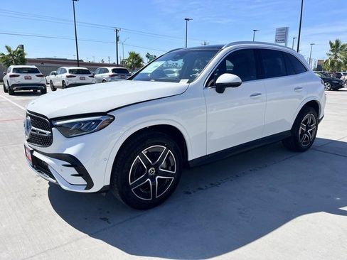 New 2026 Mercedes-Benz GLC 300 image 3