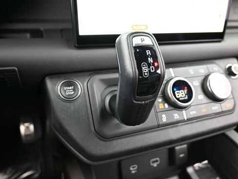 Used 2023 Land Rover Defender 90 X image 28