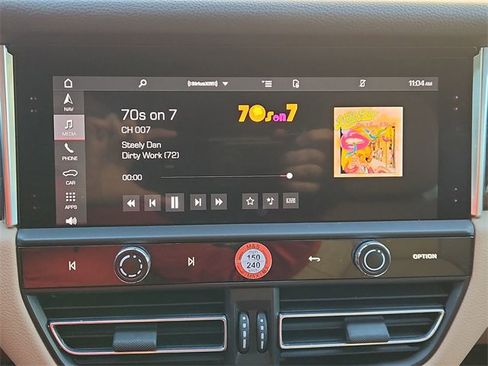 Used 2022 Porsche Macan Base image 13