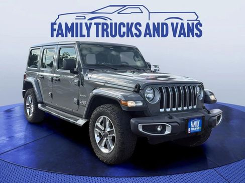 Used 2018 Jeep Wrangler Unlimited Sahara image 7