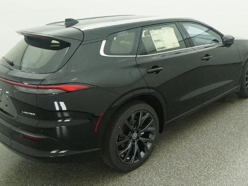 New 2026 Toyota Crown Signia image 9