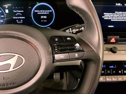 Used 2025 Hyundai Elantra Limited FWD image 19