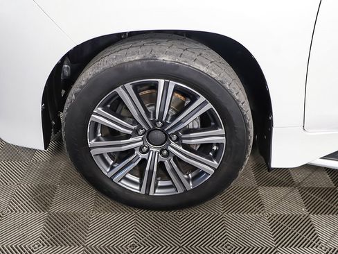 Used 2016 Lexus LX 570 4WD image 27