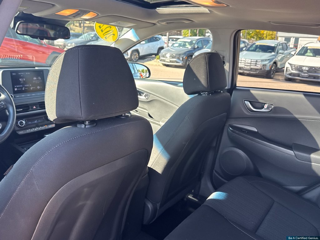 Certified 2022 Hyundai Kona SEL w/ Convenience Package AWD/4WD image 31