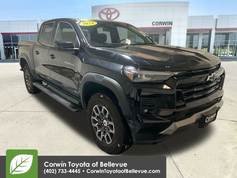 Used 2024 Chevrolet Colorado Z71 image 2