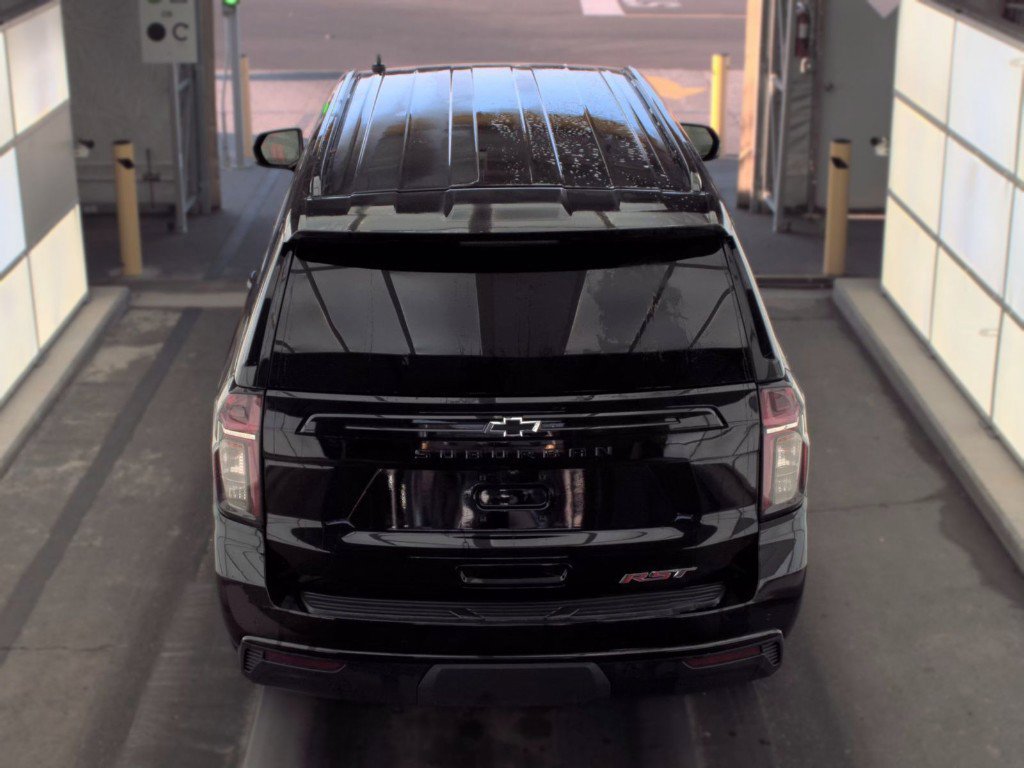 Used 2024 Chevrolet Suburban RST w/ Luxury Package RWD image 5