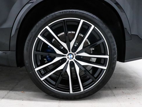 Used 2022 BMW X5 M50i w/ Executive Package image 9