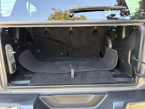 Used 2022 Jeep Wrangler Unlimited Sahara image 26