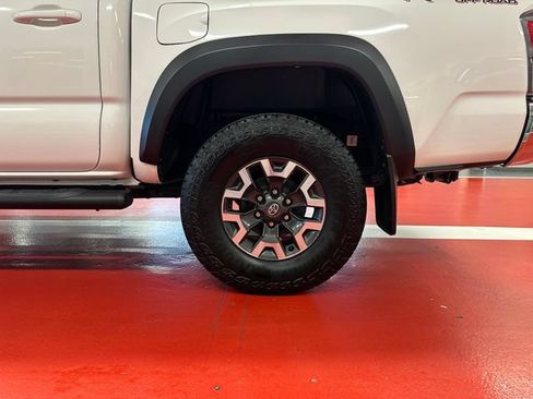 Certified 2023 Toyota Tacoma TRD Off-Road AWD/4WD image 27