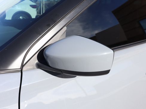 Used 2021 Nissan Kicks SV image 15