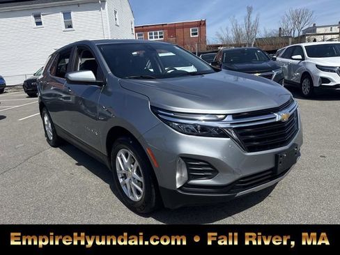 Used 2024 Chevrolet Equinox LT image 2