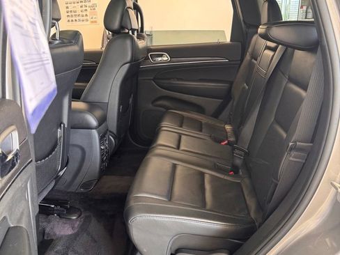 Used 2018 Jeep Grand Cherokee Limited w/ Luxury Group II AWD/4WD image 17