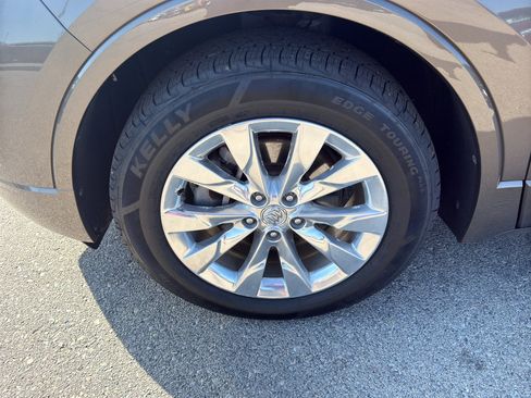 Used 2018 Buick Envision Essence w/ LPO, Cargo Package FWD image 8