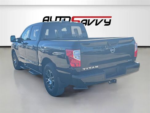 Used 2024 Nissan Titan SV w/ SV Convenience Package image 5