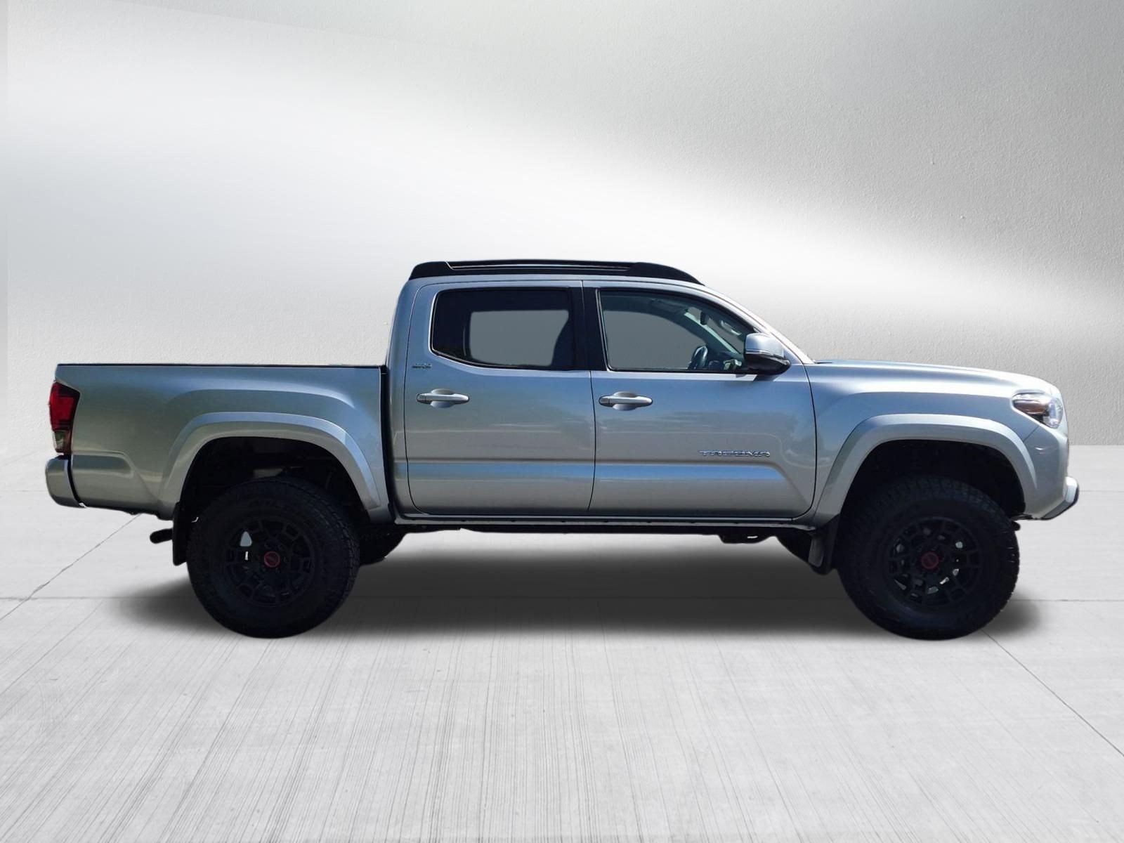 Used 2022 Toyota Tacoma SR5 w/ Technology Package AWD/4WD image 6