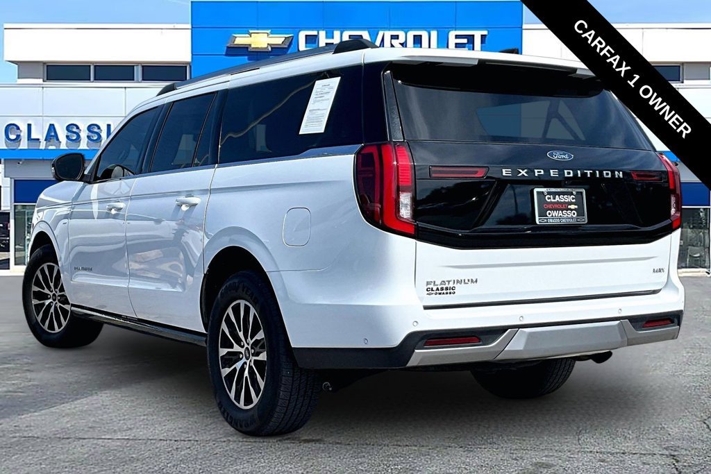 Used 2025 Ford Expedition Max Platinum AWD/4WD image 3