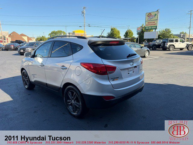 Used 2011 Hyundai Tucson GLS FWD image 5