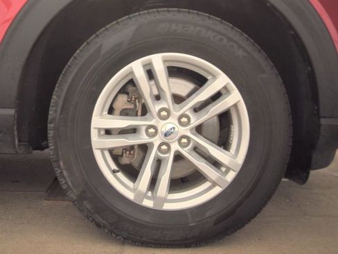 Used 2024 Ford Explorer XLT w/ Equipment Group 202A AWD/4WD image 14