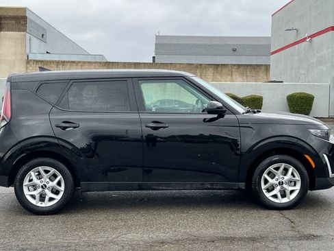 Used 2025 Kia Soul LX w/ LX Technology Package image 6