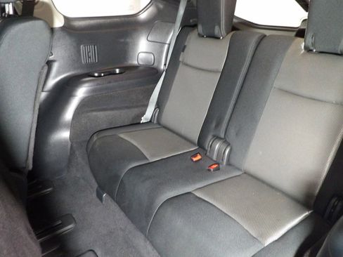 Used 2019 Nissan Pathfinder SV image 12