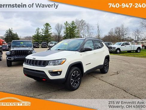 Used 2019 Jeep Compass Trailhawk image 3