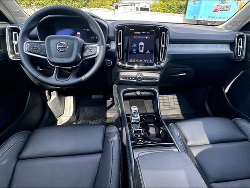 New 2026 Volvo XC40 B5 Ultra w/ Protection Package Premier AWD/4WD image 7