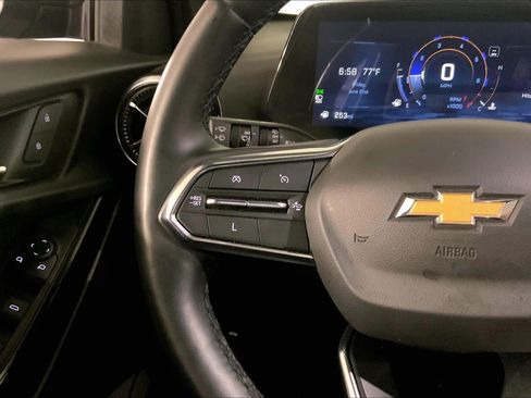 Used 2025 Chevrolet Equinox LT FWD image 19