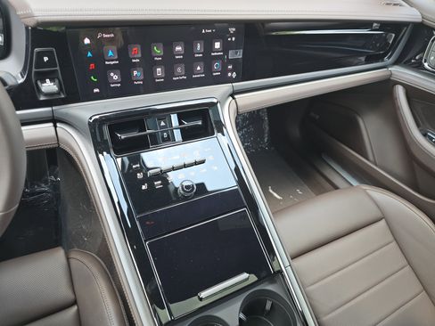 New 2025 Porsche Panamera 4 image 22