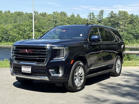 Used 2022 GMC Yukon SLT w/ SLT Premium Package AWD/4WD image 1