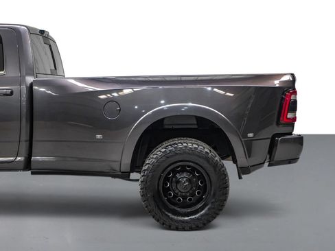 Used 2022 RAM 3500 Laramie AWD/4WD image 11