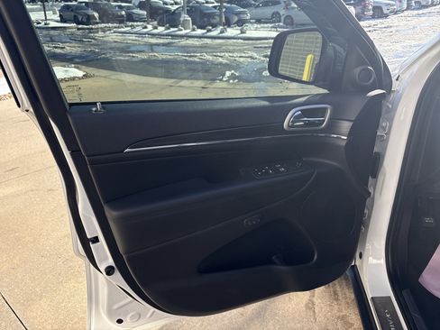 Used 2022 Jeep Grand Cherokee Limited w/ Tech Group image 14