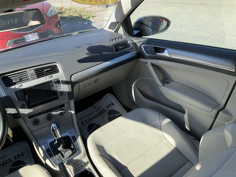 Used 2015 Volkswagen Golf SE FWD image 18