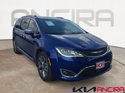 Used 2018 Chrysler Pacifica Limited w/ Tire & Wheel Group